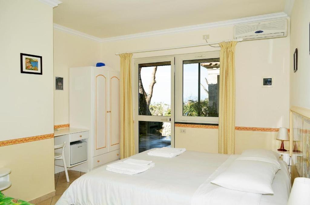 Le Ginestre Di Capri Bb & Holiday House Ανακάπρι Εξωτερικό φωτογραφία