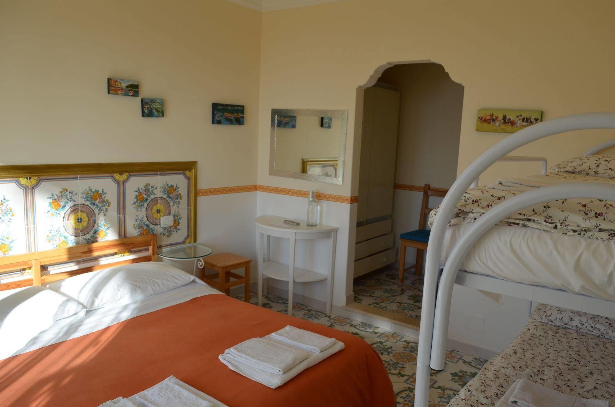 Le Ginestre Di Capri Bb & Holiday House Ανακάπρι Εξωτερικό φωτογραφία