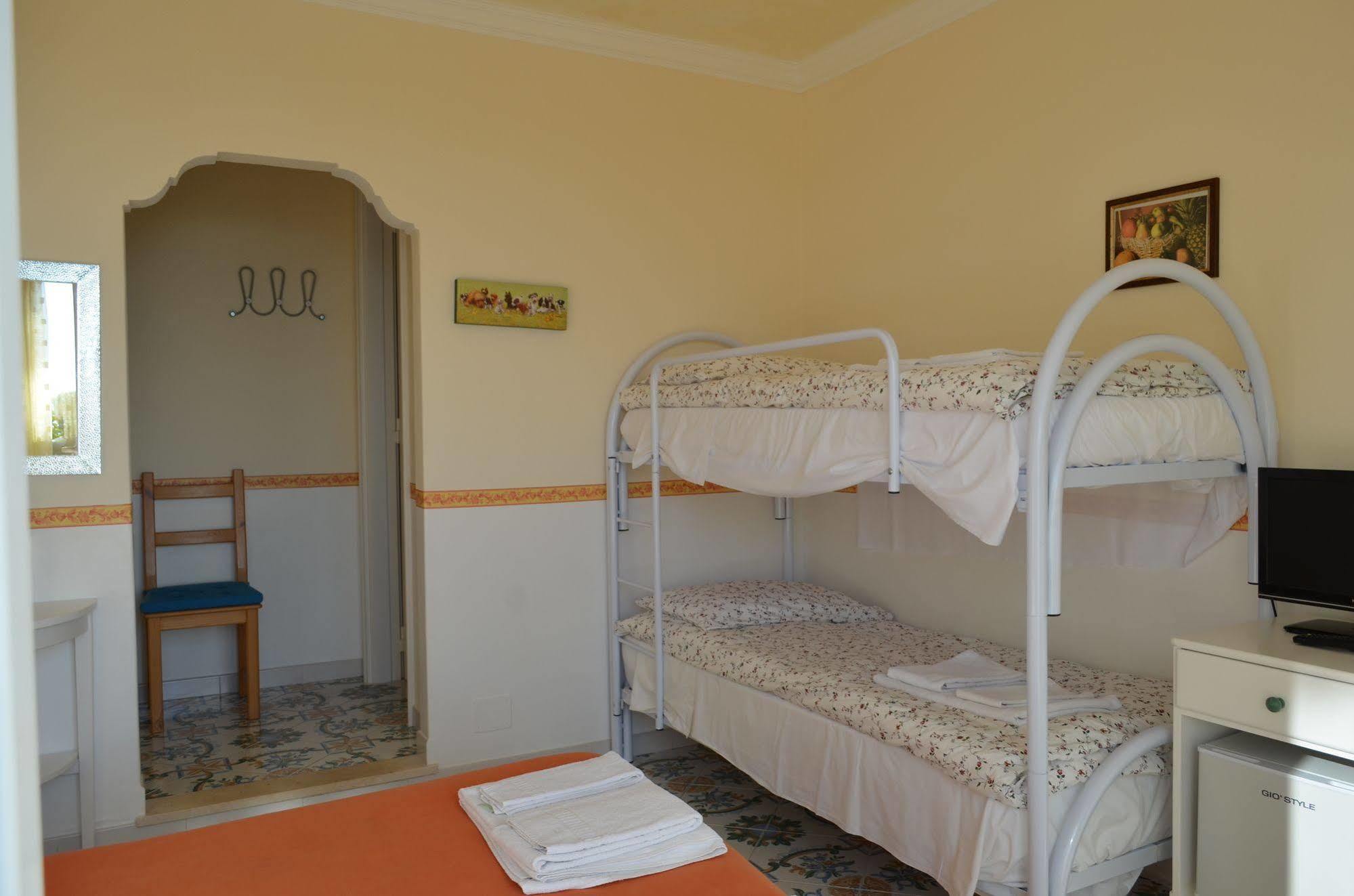 Le Ginestre Di Capri Bb & Holiday House Ανακάπρι Εξωτερικό φωτογραφία